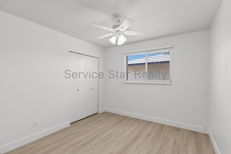 **2 WEEKS FREE RENT!!** **FULLY REMODELED & MOVE-IN READY!** property image