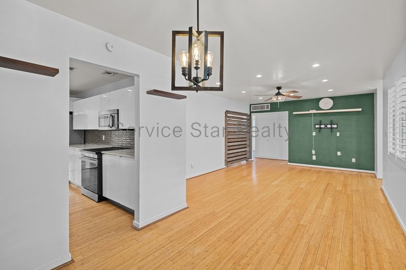 Stunning Updated 4-Bed Home with Saltwater Pool in Central Phoenix property image