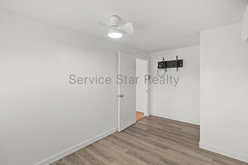 Stunning Updated 4-Bed Home with Saltwater Pool in Central Phoenix property image