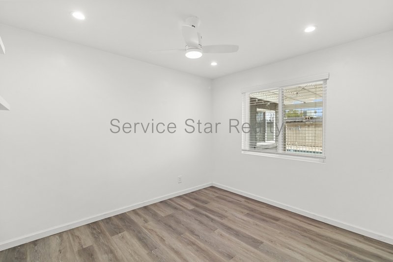 Stunning Updated 4-Bed Home with Saltwater Pool in Central Phoenix property image