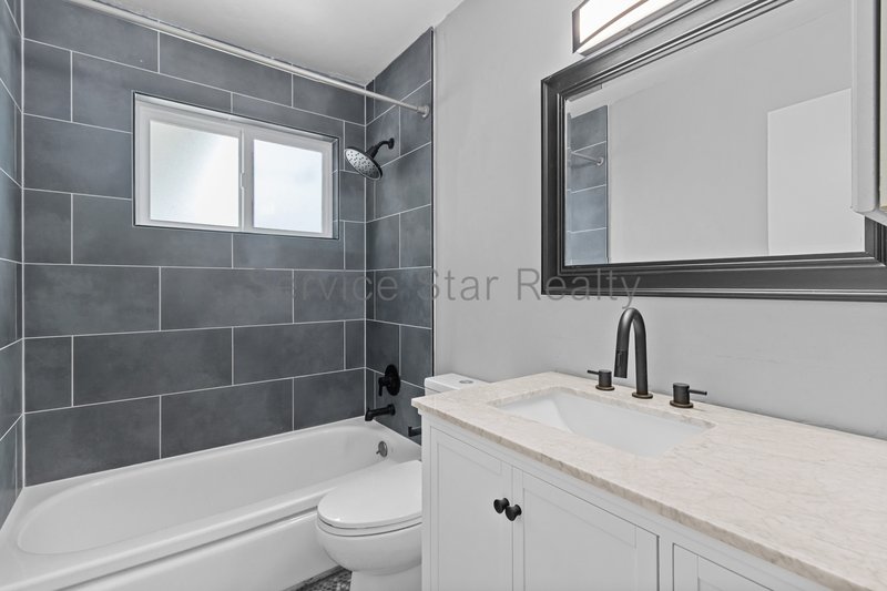 Stunning Updated 4-Bed Home with Saltwater Pool in Central Phoenix property image