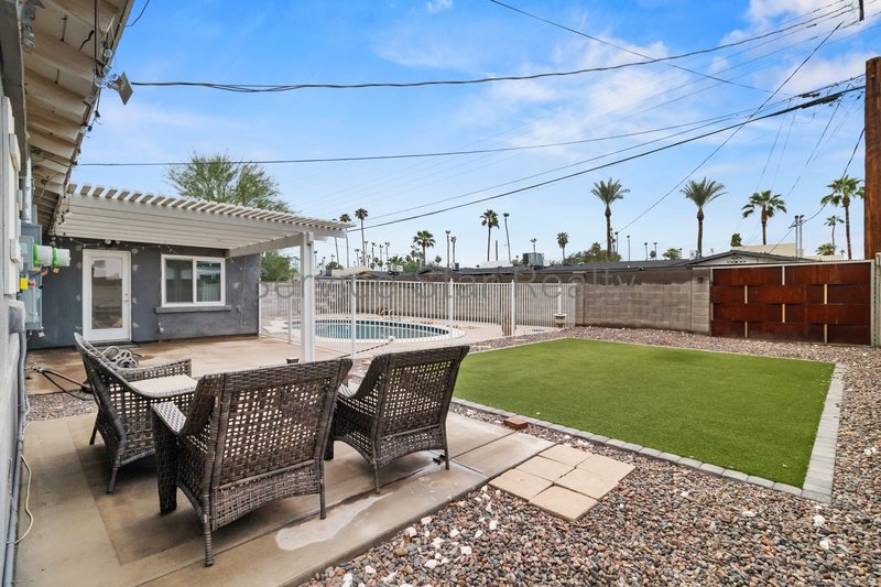 Stunning Updated 4-Bed Home with Saltwater Pool in Central Phoenix property image