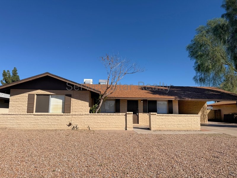 **2 WEEKS FREE RENT!!** **FULLY REMODELED & MOVE-IN READY!** property image