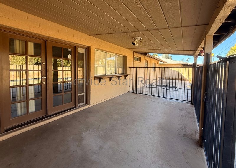 **2 WEEKS FREE RENT!!** **FULLY REMODELED & MOVE-IN READY!** property image