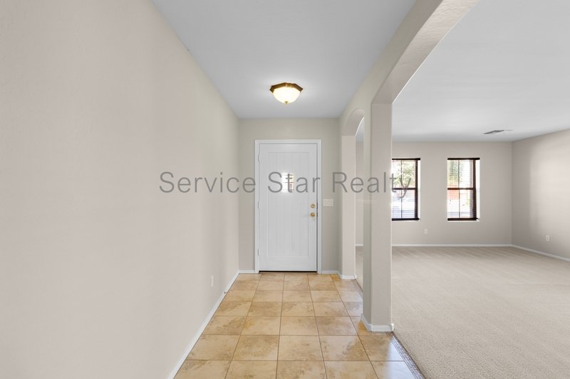 Gorgeous 4-Bed, 2-Bath Home with Chef?s Kitchen and Covered Patio property image
