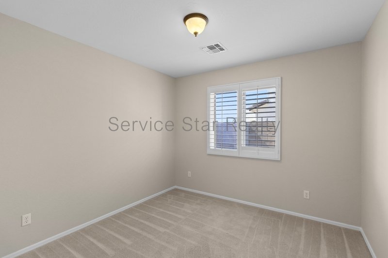 Gorgeous 4-Bed, 2-Bath Home with Chef?s Kitchen and Covered Patio property image