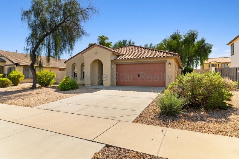 Gorgeous 4-Bed, 2-Bath Home with Chef?s Kitchen and Covered Patio property image