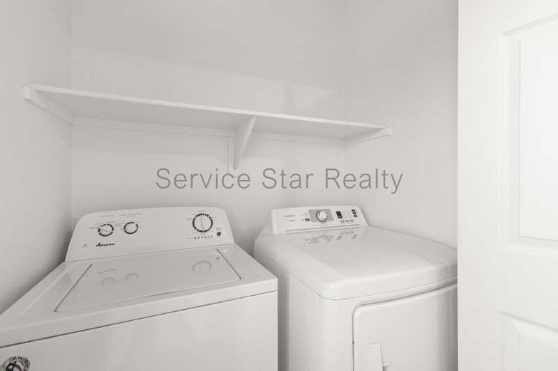 **MOVE IN SPECIAL -- 2 WEEKS FREE RENT!!** property image