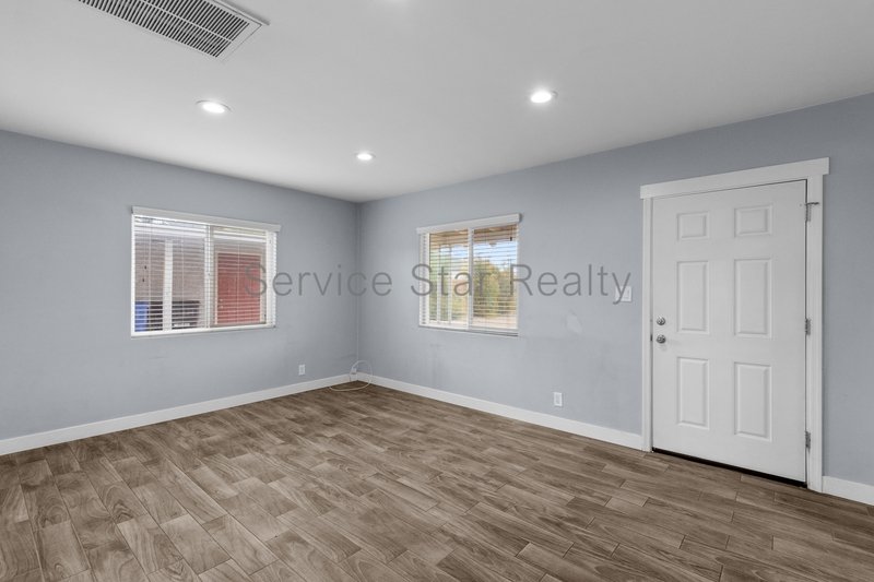 **ONE MONTH FREE RENT!!** property image