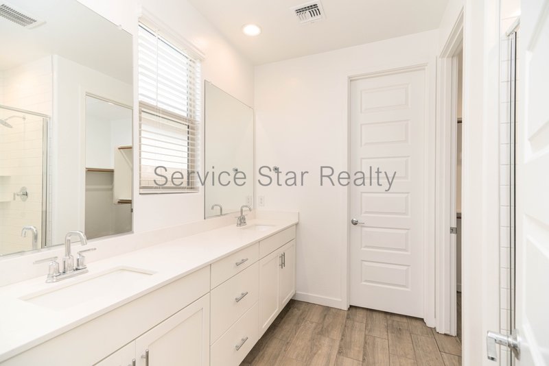 Stunning 3-Bed, 2-Bath Home in Phoenix property image