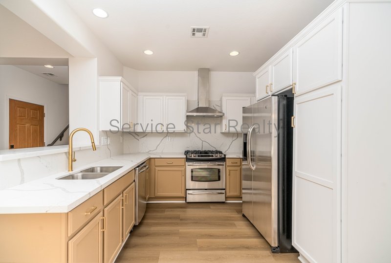 Stylish 3-Bed Home in Fireside at Desert Ridge property image