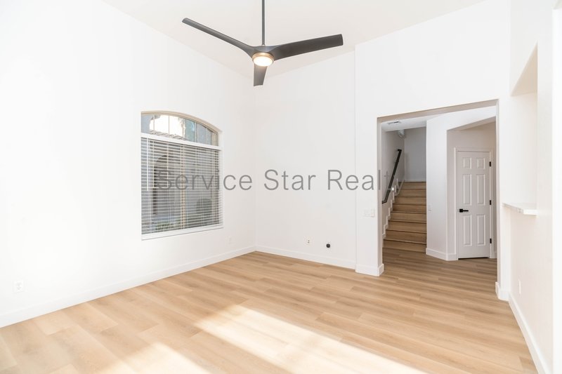 Stylish 3-Bed Home in Fireside at Desert Ridge property image