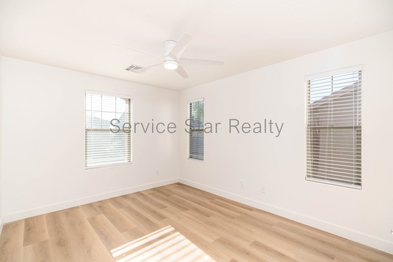 Stylish 3-Bed Home in Fireside at Desert Ridge property image