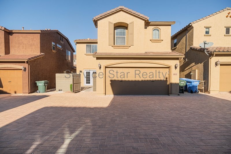 Stylish 3-Bed Home in Fireside at Desert Ridge property image