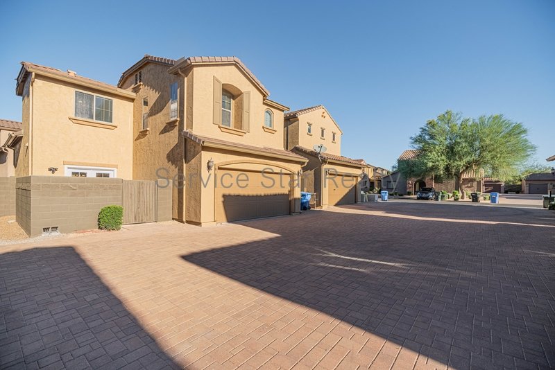 Stylish 3-Bed Home in Fireside at Desert Ridge property image