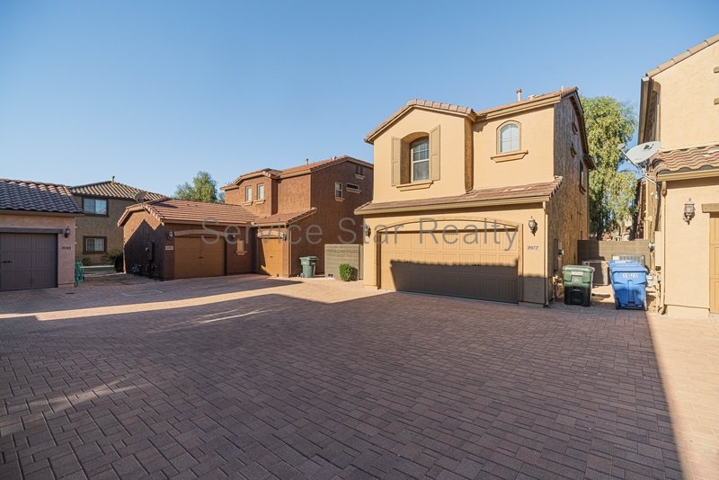 Stylish 3-Bed Home in Fireside at Desert Ridge property image