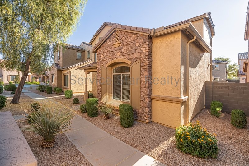 Stylish 3-Bed Home in Fireside at Desert Ridge property image