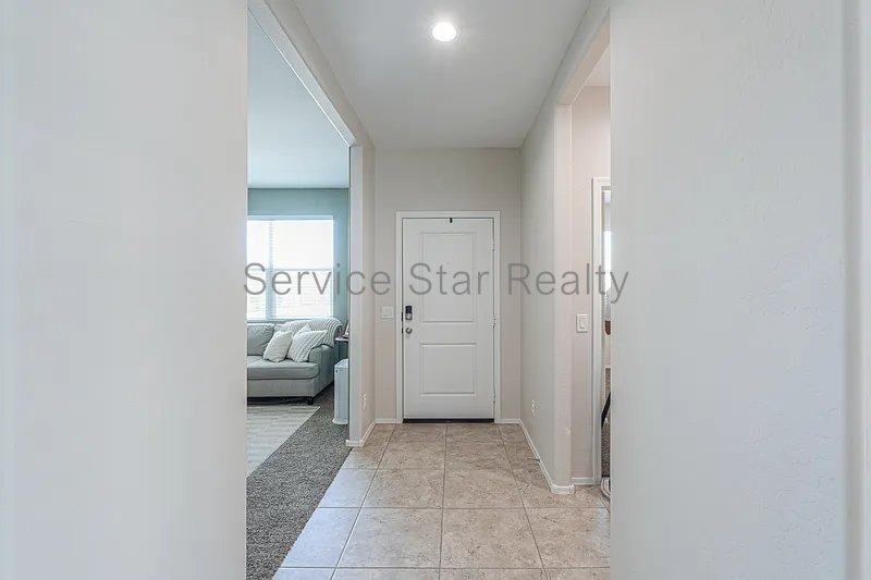**MOVE IN SPECIAL -- ONLY $500 FOR YOUR FIRST MONTHS RENT!** property image