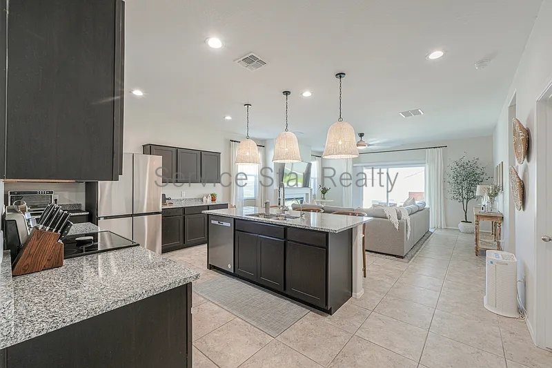 **MOVE IN SPECIAL -- ONLY $500 FOR YOUR FIRST MONTHS RENT!** property image