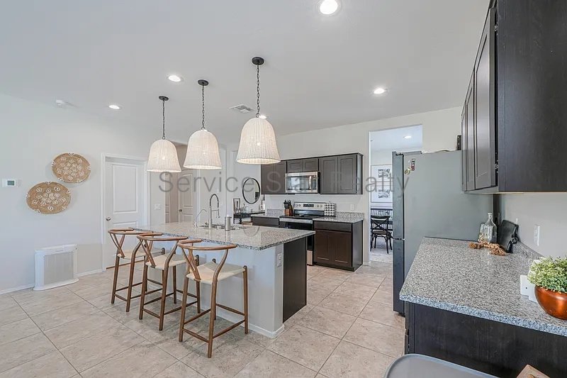 **MOVE IN SPECIAL -- ONLY $500 FOR YOUR FIRST MONTHS RENT!** property image