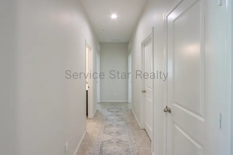 **MOVE IN SPECIAL -- ONLY $500 FOR YOUR FIRST MONTHS RENT!** property image