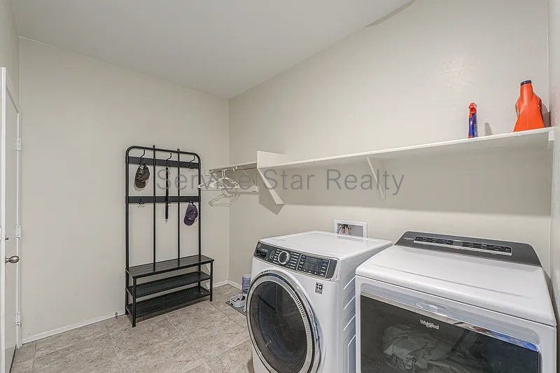 **MOVE IN SPECIAL -- ONLY $500 FOR YOUR FIRST MONTHS RENT!** property image