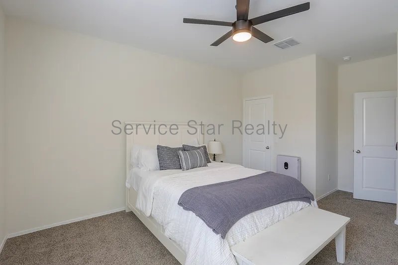 **MOVE IN SPECIAL -- ONLY $500 FOR YOUR FIRST MONTHS RENT!** property image