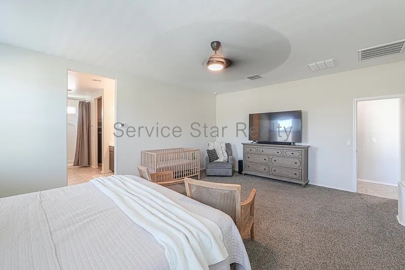 **MOVE IN SPECIAL -- ONLY $500 FOR YOUR FIRST MONTHS RENT!** property image