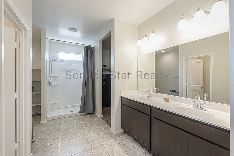 **MOVE IN SPECIAL -- ONLY $500 FOR YOUR FIRST MONTHS RENT!** property image