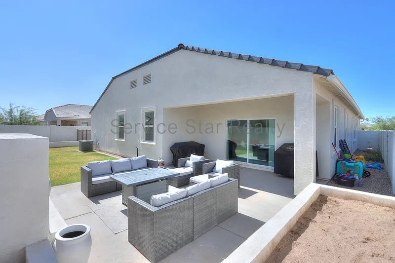 **MOVE IN SPECIAL -- ONLY $500 FOR YOUR FIRST MONTHS RENT!** property image