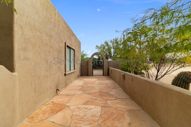 Beautiful Desert Oasis in Cave Creek! property image