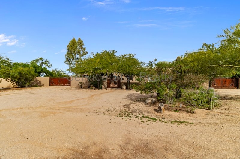 Beautiful Desert Oasis in Cave Creek! property image