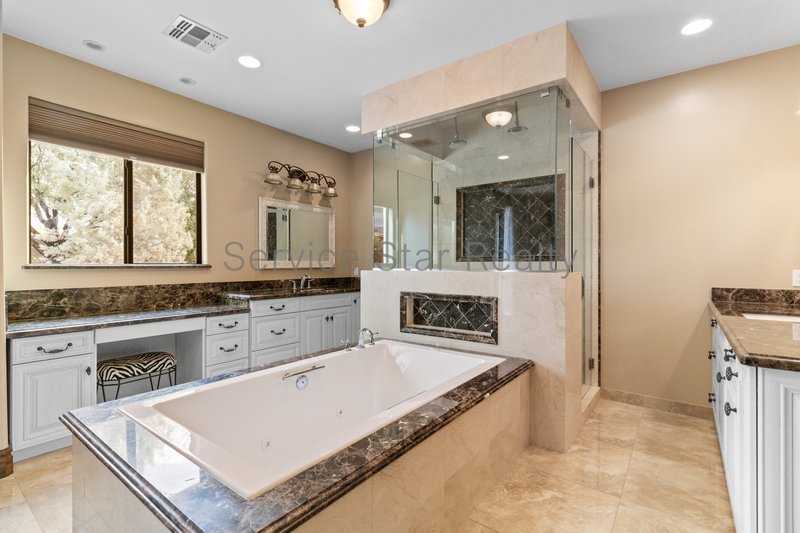 Beautiful Desert Oasis in Cave Creek! property image