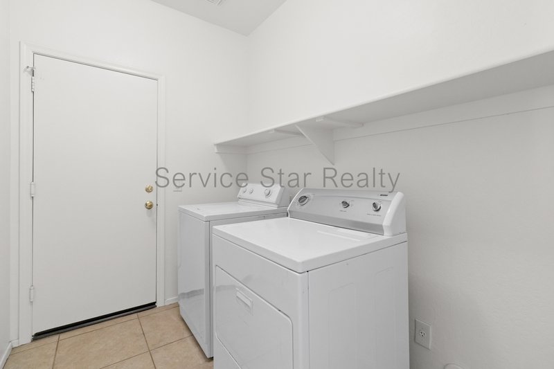 This 4 bed/3 bath Gilbert home!! property image