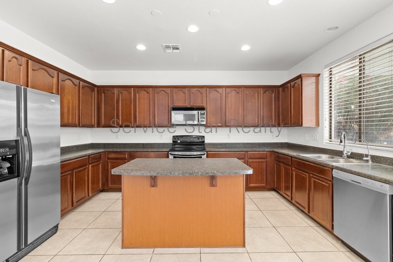 This 4 bed/3 bath Gilbert home!! property image