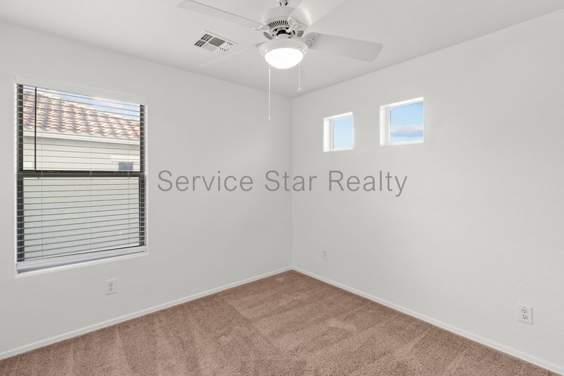 This 4 bed/3 bath Gilbert home!! property image