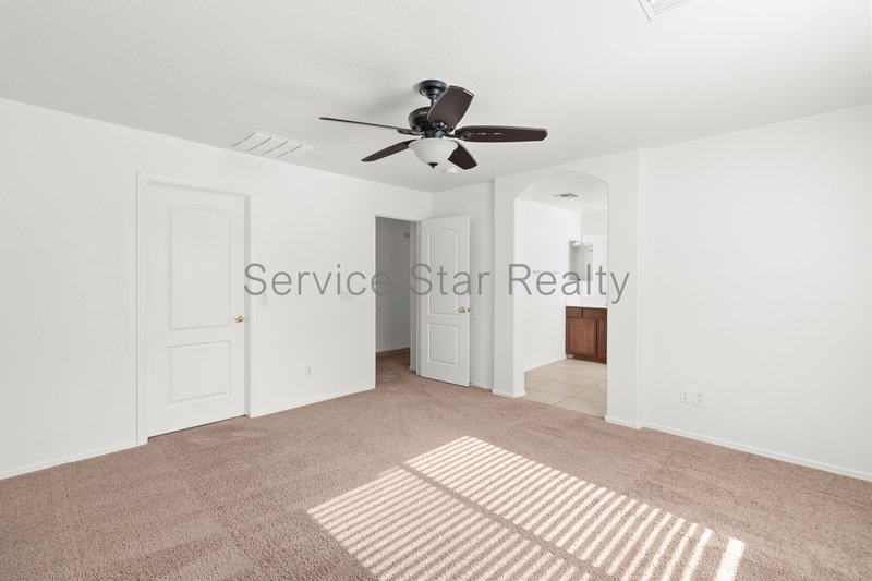 This 4 bed/3 bath Gilbert home!! property image