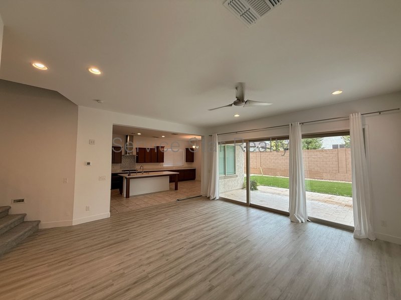 Stunning LARGE 5 Bedroom Home property image