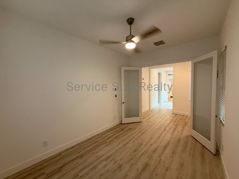 Stunning LARGE 5 Bedroom Home property image