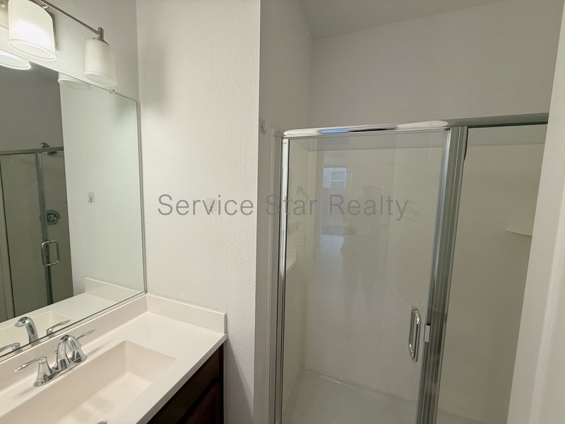 Stunning LARGE 5 Bedroom Home property image