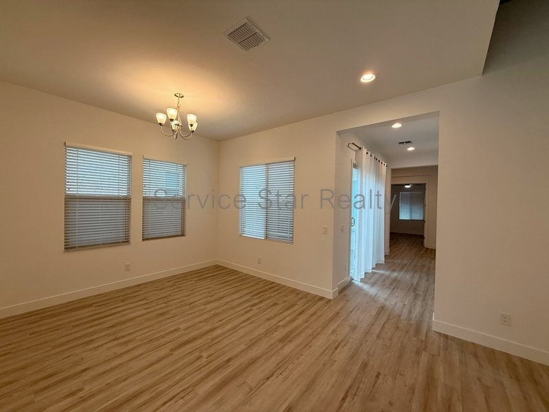 Stunning LARGE 5 Bedroom Home property image