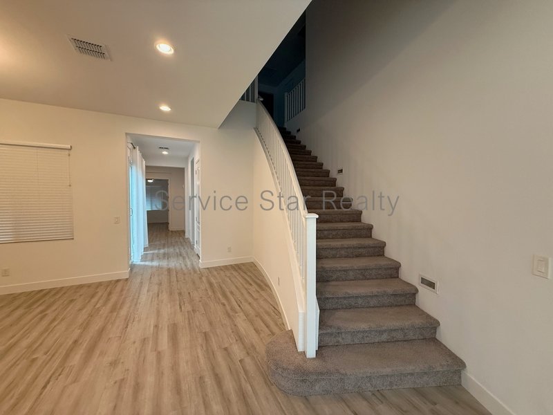 Stunning LARGE 5 Bedroom Home property image