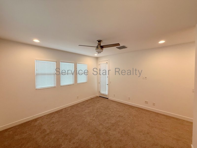 Stunning LARGE 5 Bedroom Home property image