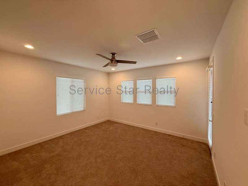 Stunning LARGE 5 Bedroom Home property image