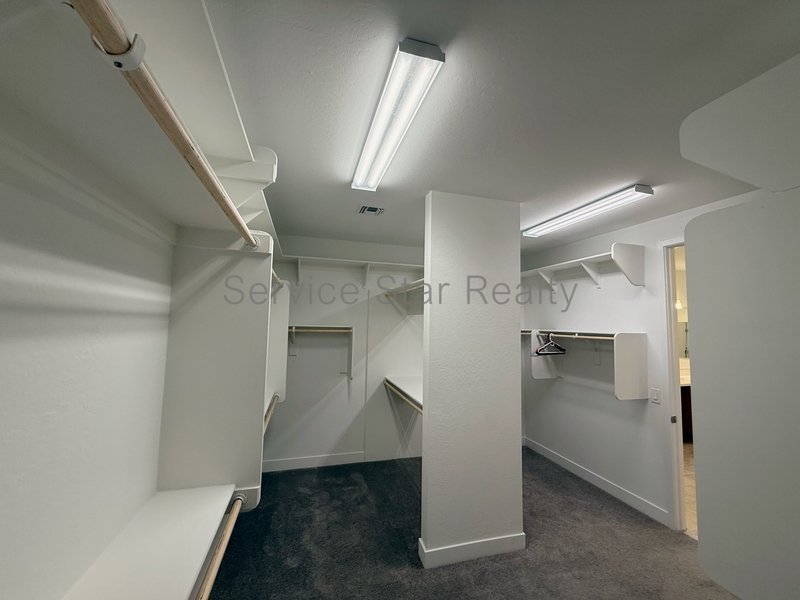 Stunning LARGE 5 Bedroom Home property image