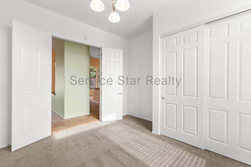 GRAYHAWK STUNNER - 3 Bed, 2 Bath Home in Gated Community! property image