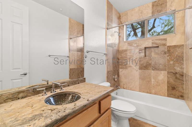 GRAYHAWK STUNNER - 3 Bed, 2 Bath Home in Gated Community! property image