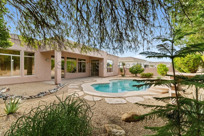 GRAYHAWK STUNNER - 3 Bed, 2 Bath Home in Gated Community! property image