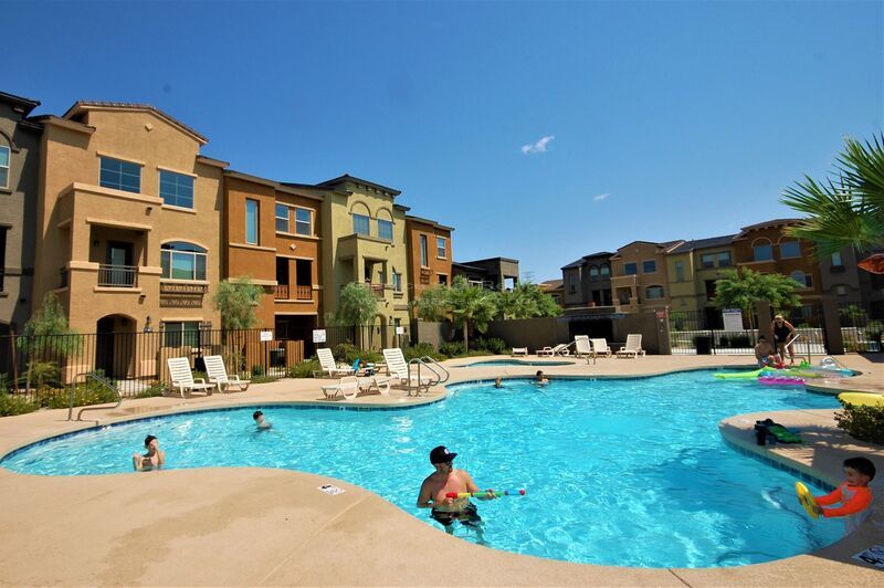 Stunning 2BR 2.5 BA N. PHX Townhouse W/D INCLUDED! property image