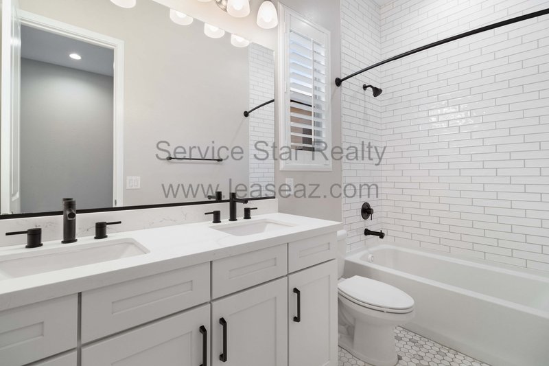 Beautiful 3BR/2BA Newer Build In Scottsdale! property image